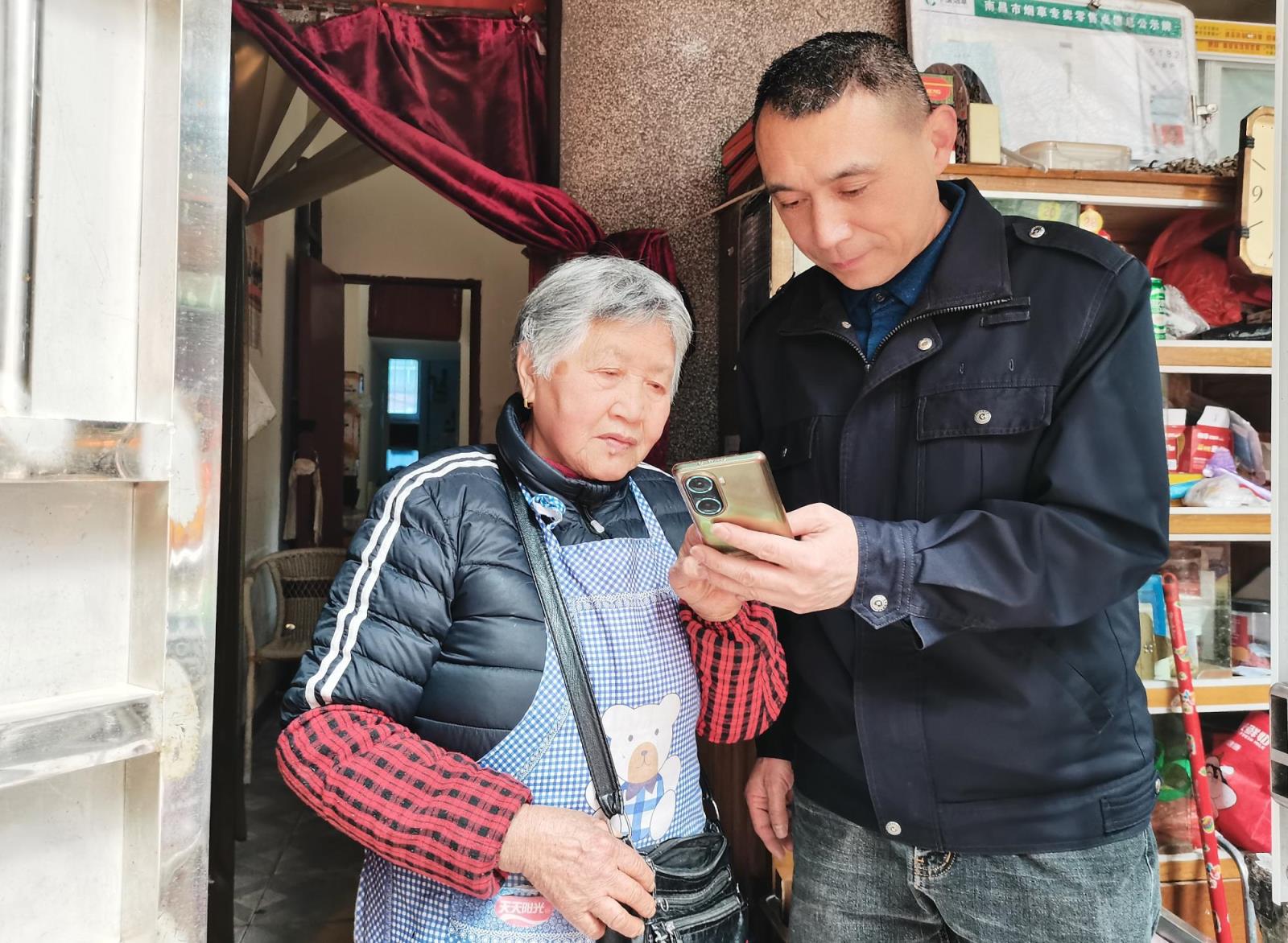 独家报道！云霄香烟生产场地“五谷丰登”-烟架子