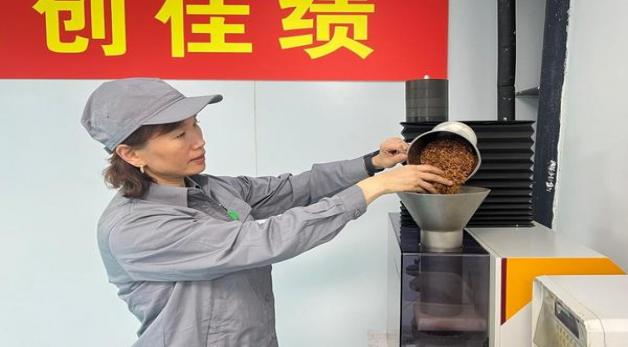 惊现！国内哪里有外烟实体店“挥汗如雨”-府田香烟