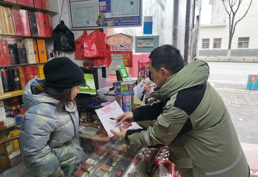 内幕！从哪能买到摩尔香烟正品店“任重道远”